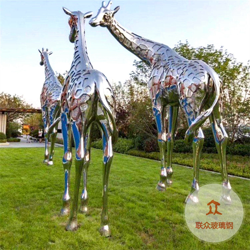 定制不銹鋼雕塑幾何鏡面鹿鏤空動物景觀園林房地產(chǎn)售樓部公園擺件